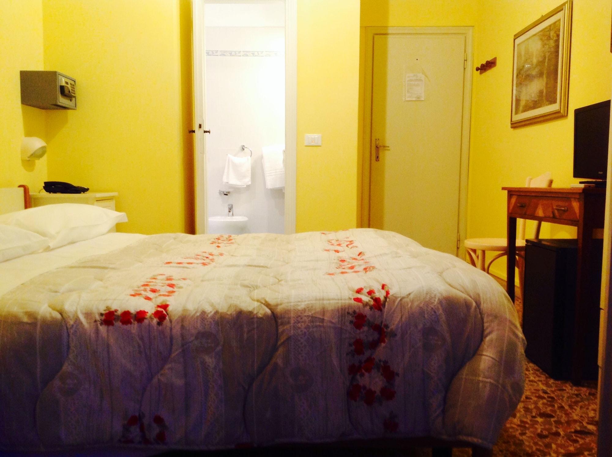 Hotel Il 9 Camaiore Buitenkant foto